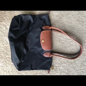 Medium sized long champ bag
